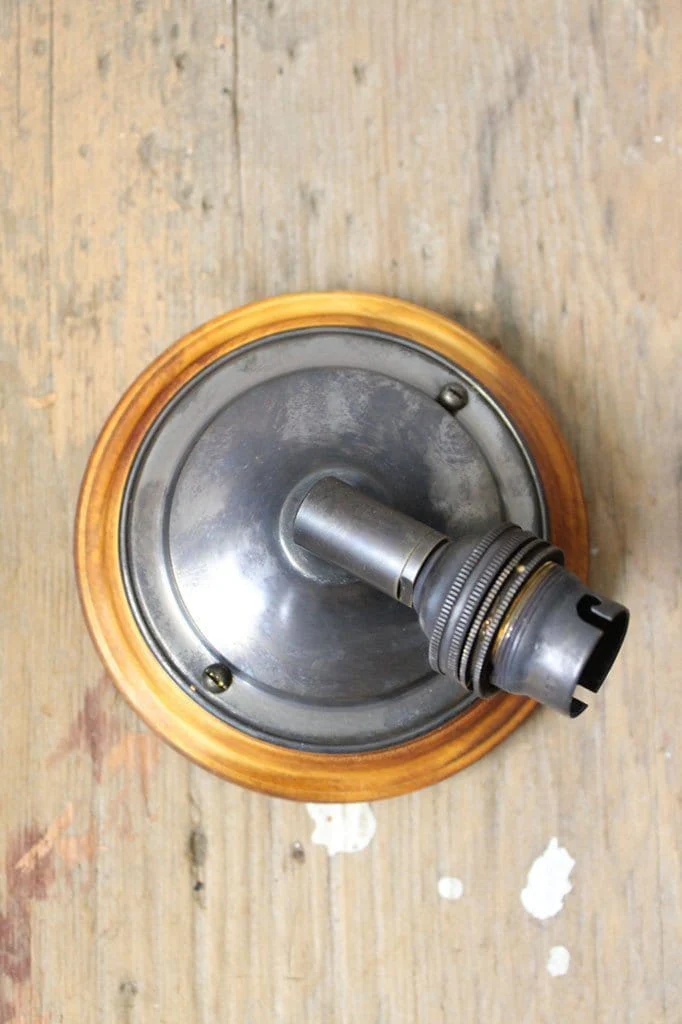 Batten Holder - B22 Flush Mount Light Fixture - Image 4