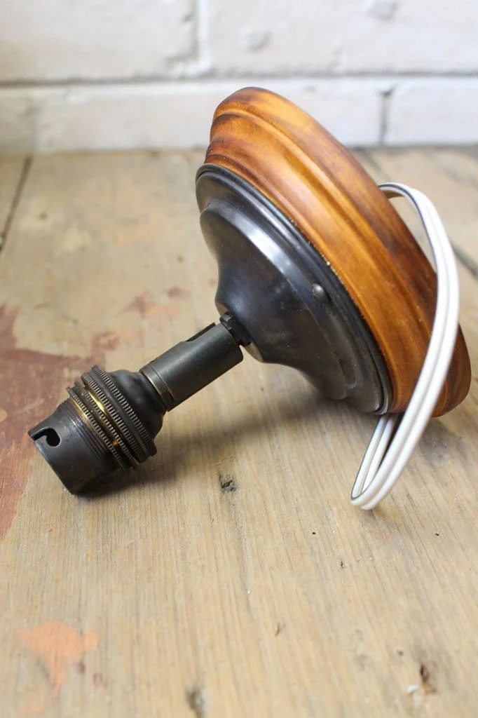 Batten Holder - B22 Flush Mount Light Fixture - Image 6