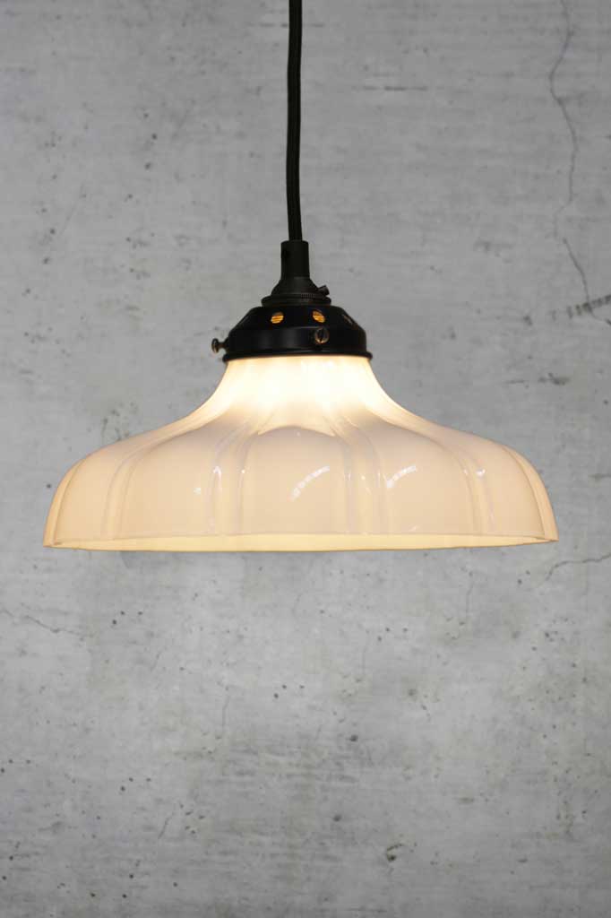 Mayflower Glass Pendant Light