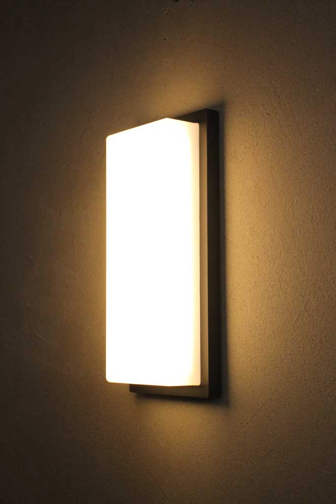 Metropolitan Outdoor Wall Light - Image 4